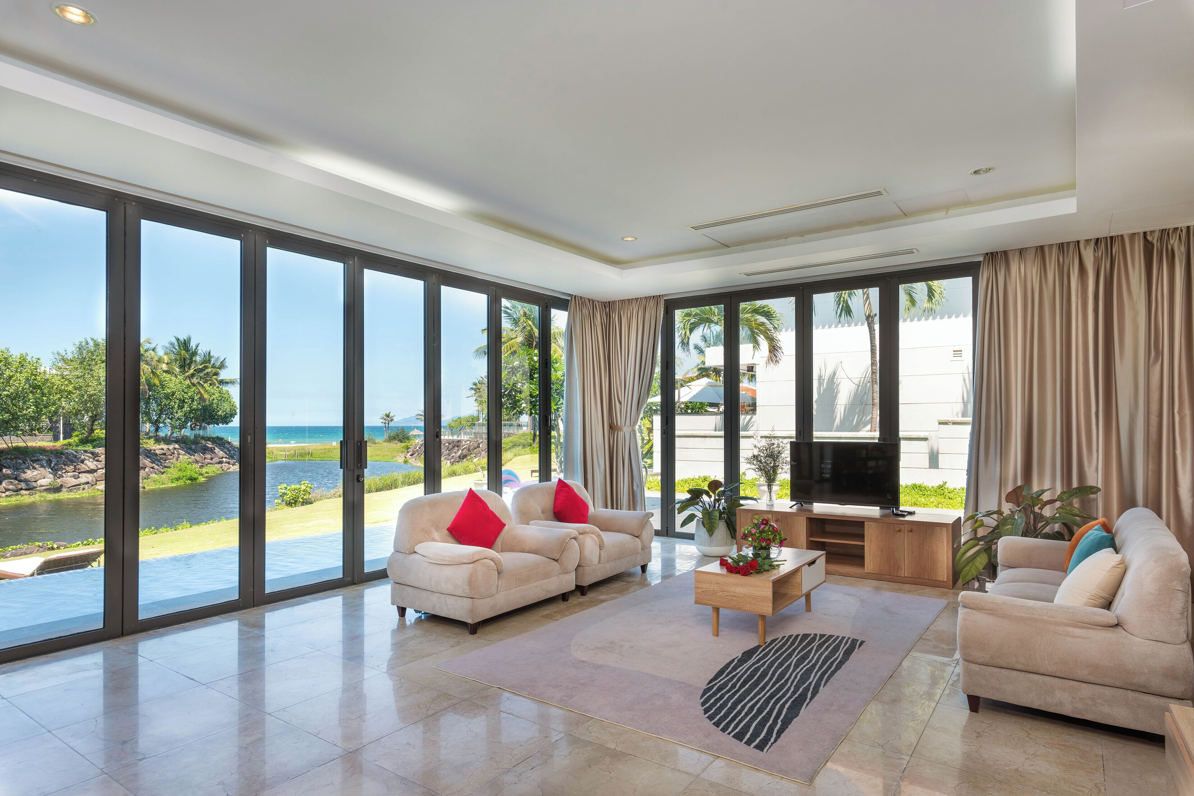 32-inch flat-screen TV with cable channels, LCD TV