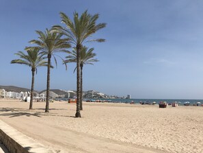 Beach nearby - Hotel Imperial II (Cullera)