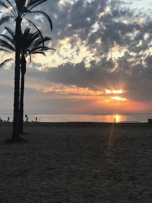 Platja a a prop 