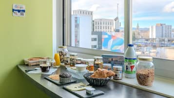 每日供應歐陸早餐 (每人 EUR11.50)