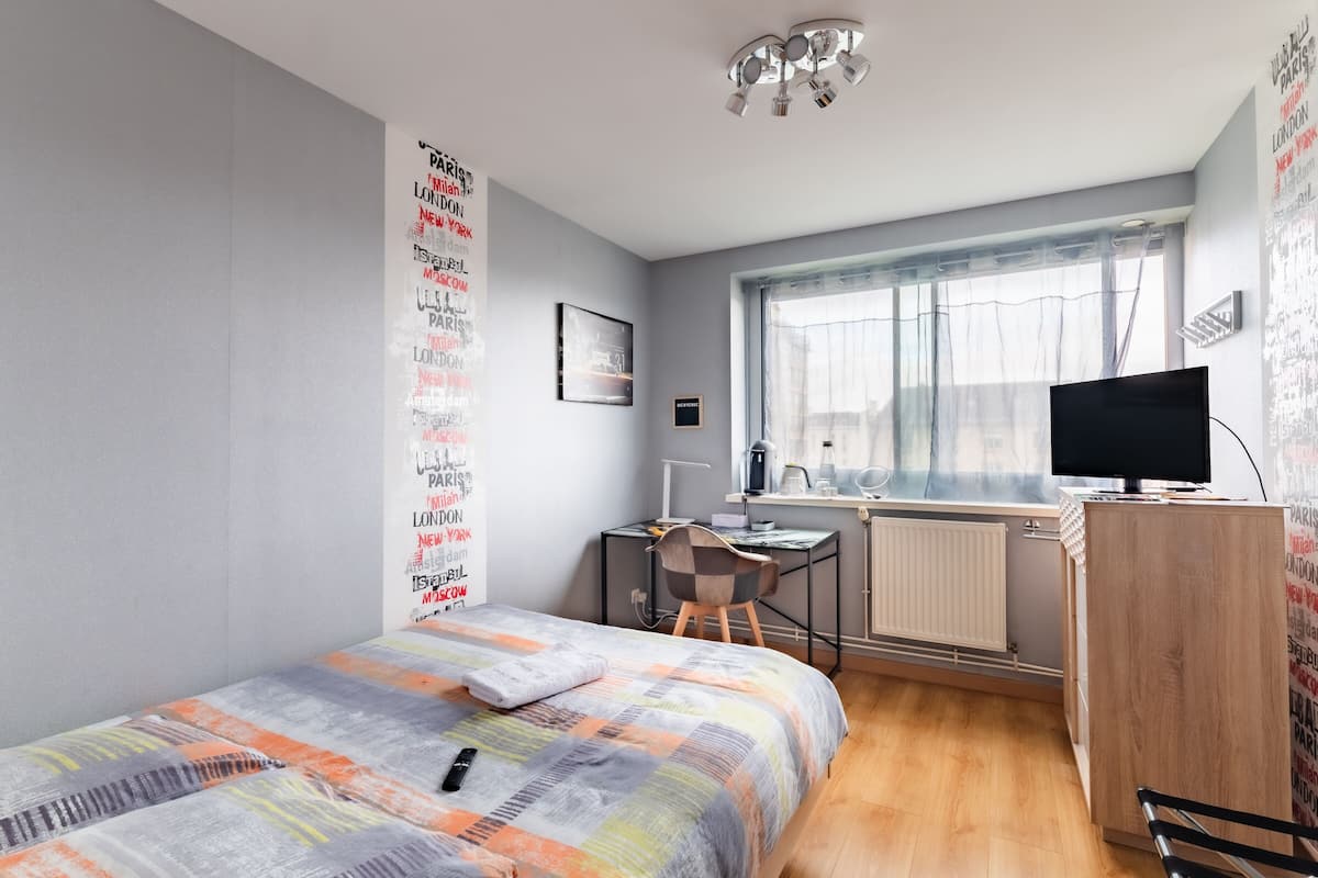 Chambre Double, salle de bains commune (Sympa) | Ăquipements de la chambre