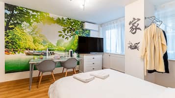 Standard Double Room, Shared Bathroom (Zen)