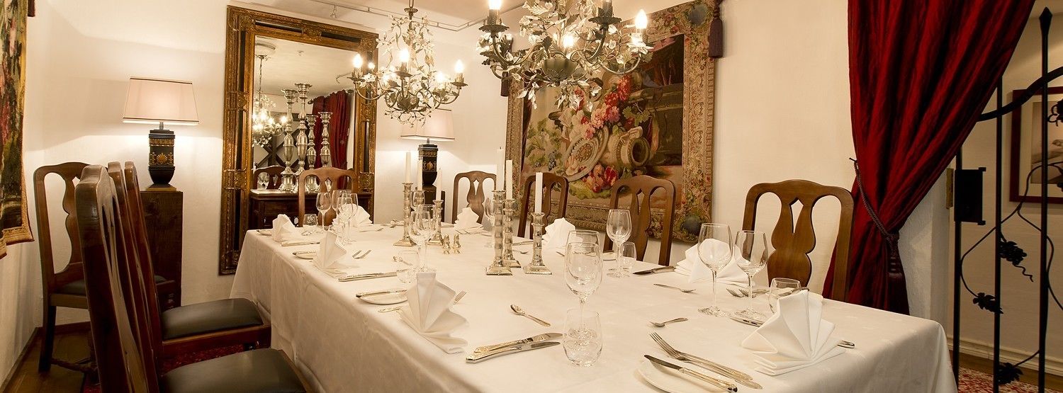 Se sirven cenas y cocina local