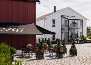 Serveert diner, lokale gerechten