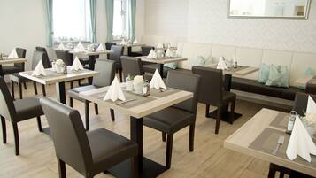 TĂ€gliches nach Wunsch zubereitetes FrĂŒhstĂŒck (15.00 EUR pro Person)