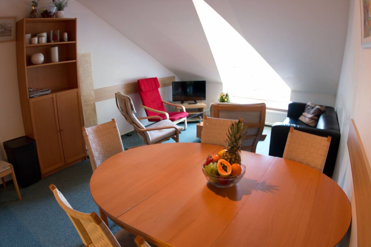 Duplex, 2 quartos, cozinha americana | Escrivaninha, Wi-Fi de cortesia