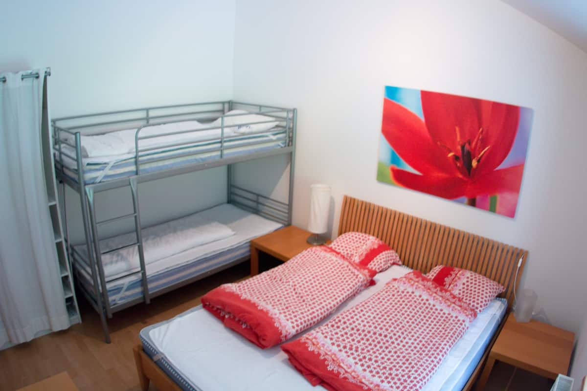 Apartamento conforto (3) | Escrivaninha, Wi-Fi de cortesia