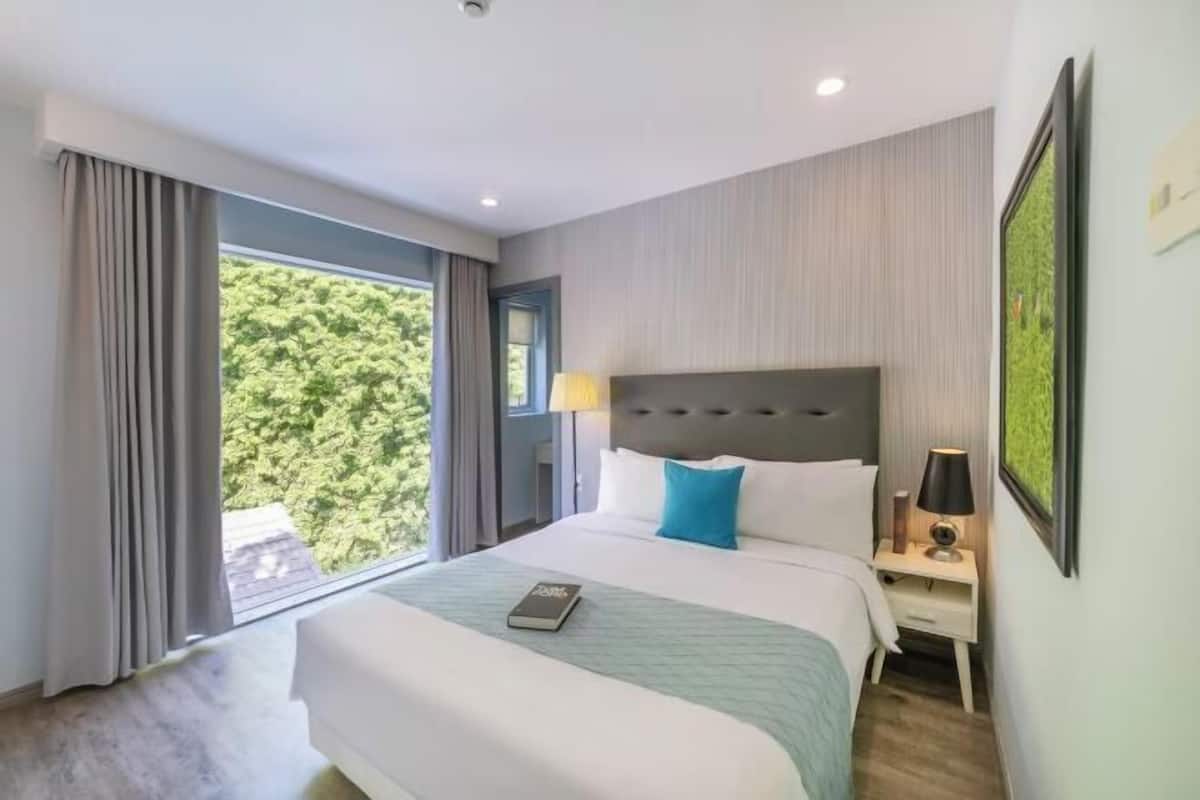 Minibar, in-room safe, desk, blackout curtains