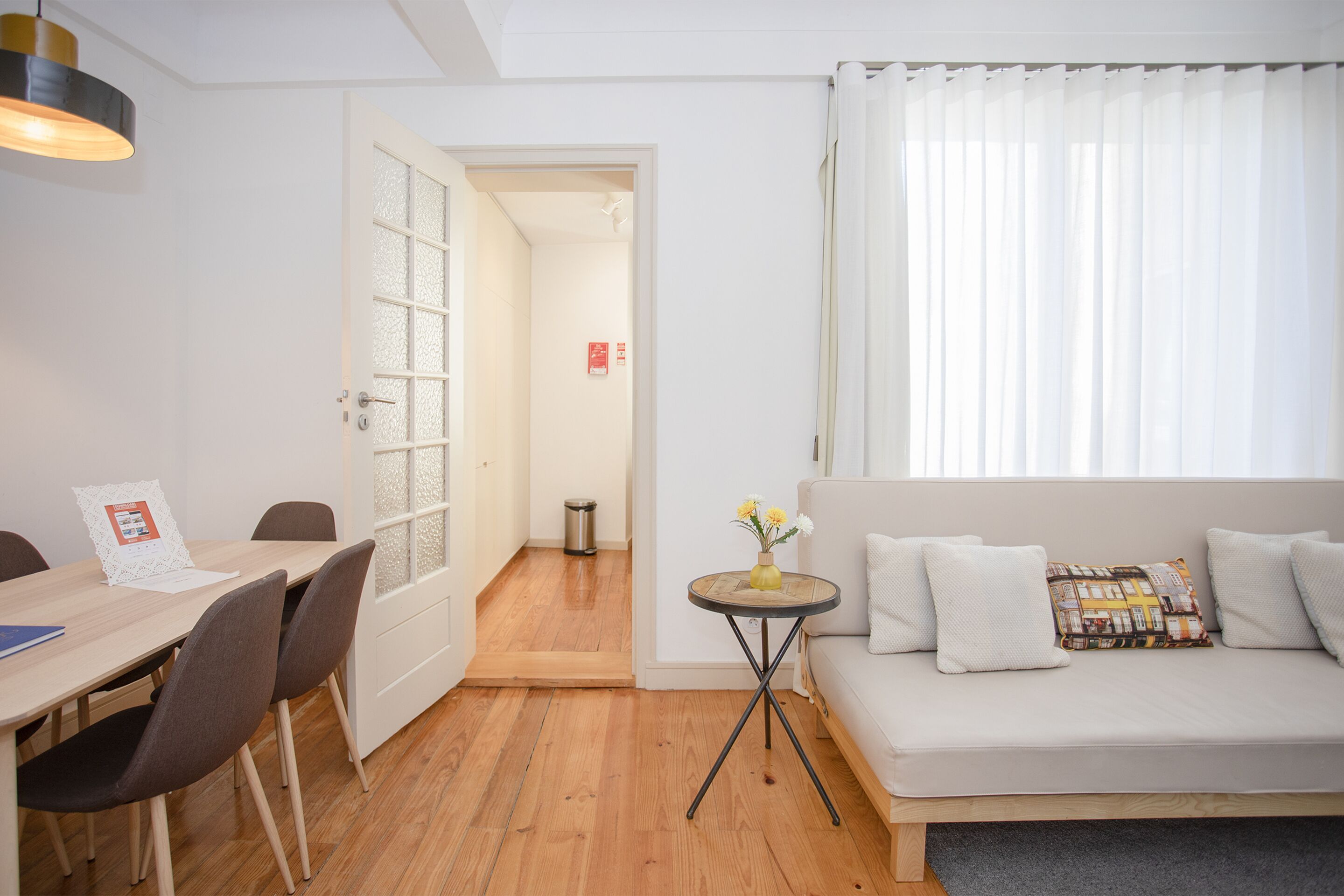 Apartment, 3 Bedrooms | Dining room