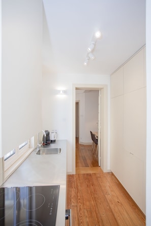 Apartment, 3 Bedrooms | Private kitchen | Fridge, microwave, oven, stovetop - Liiiving in Porto Light Spacious Apartment (Porto)