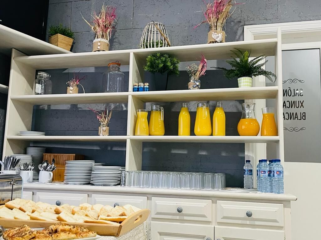 Desayuno buffet todos los días (con cargo) 