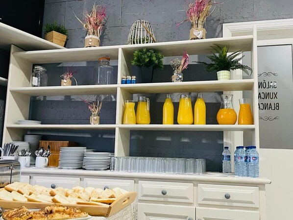 Daily buffet breakfast for a fee - Hotel Vida Xunca Blanca (Sanxenxo)
