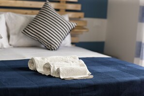 Double Room, Patio (Xenìa) | Premium bedding, in-room safe, desk, blackout drapes - B&B Kalavrìa (Reggio Calabria)