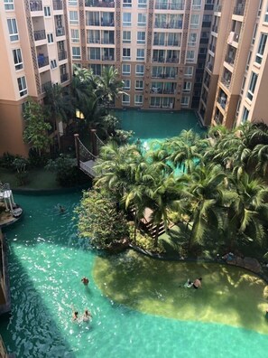 Appartement Familial, 2 chambres, vue piscine, en bord de piscine