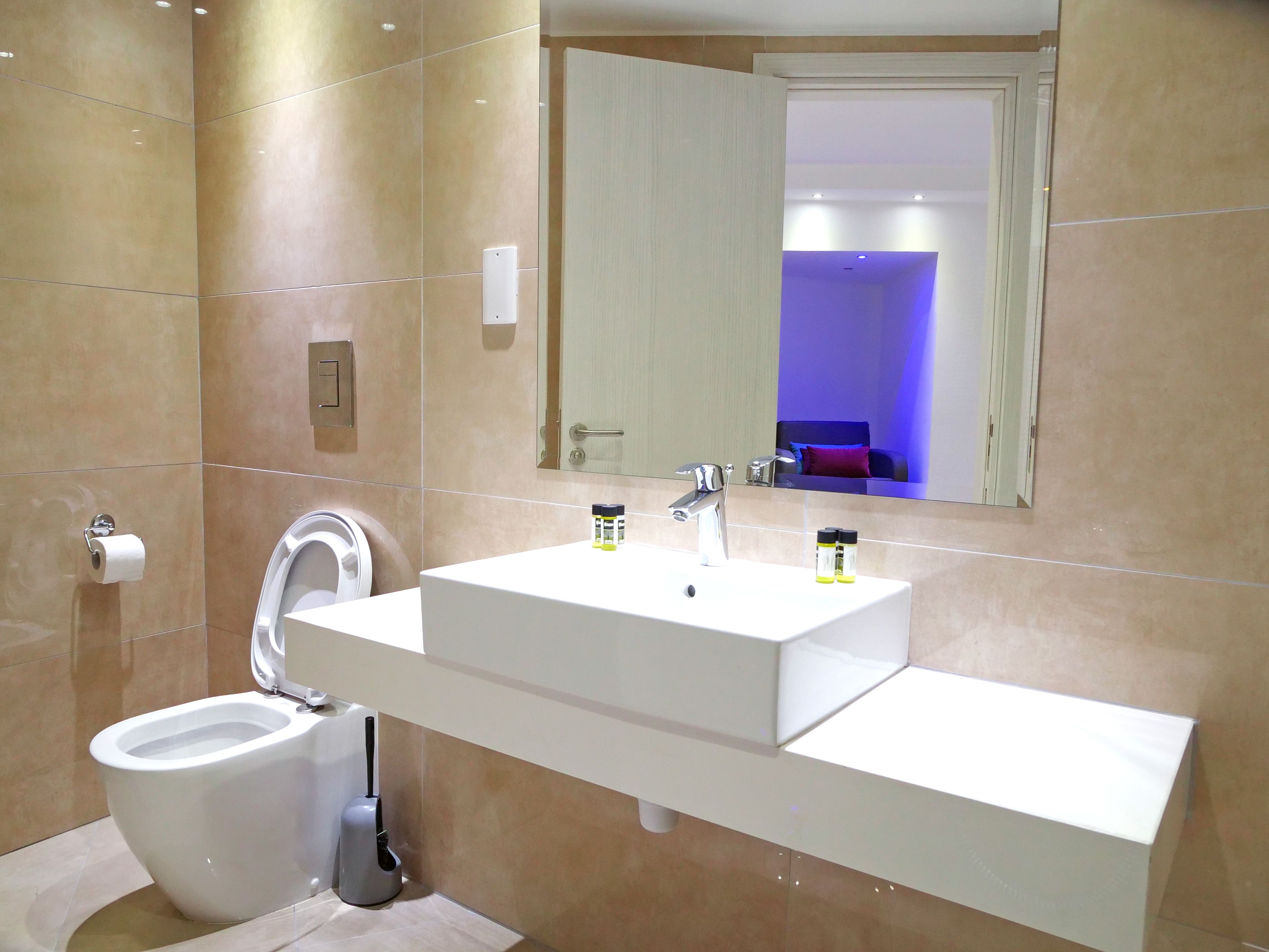 junior suite | bathroom sink