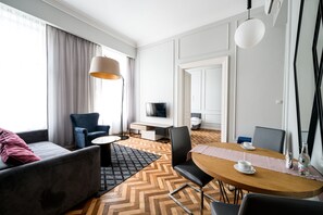 Superior Apartment, 1 Bedroom | Premium bedding, in-room safe, individually decorated, soundproofing - Arts Apartments (Kraków)