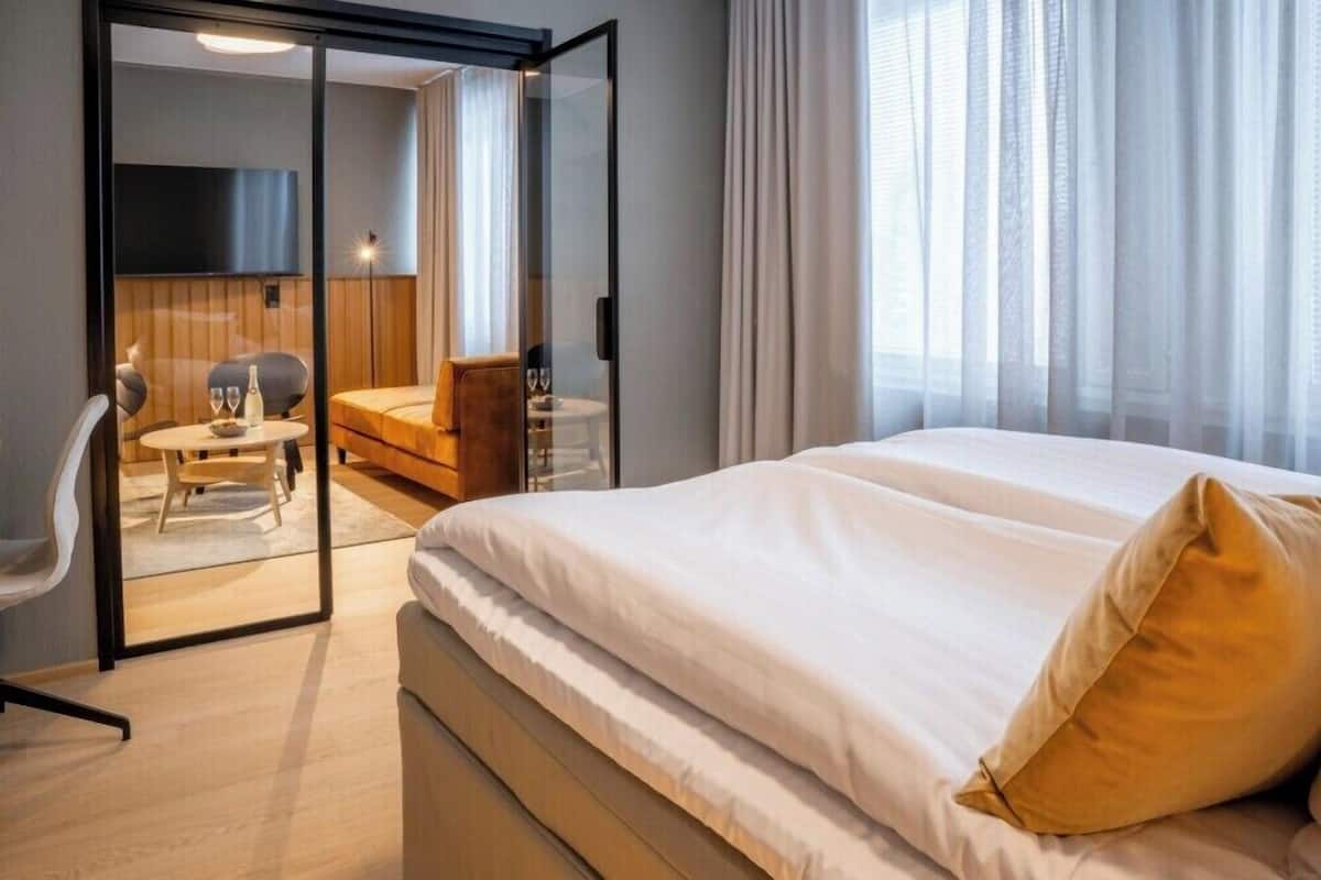Suite - sauna | 1 soveværelse, skrivebord, strygejern/strygebræt, gratis Wi-Fi