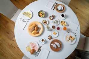 Desayuno bufé gratuito y diario