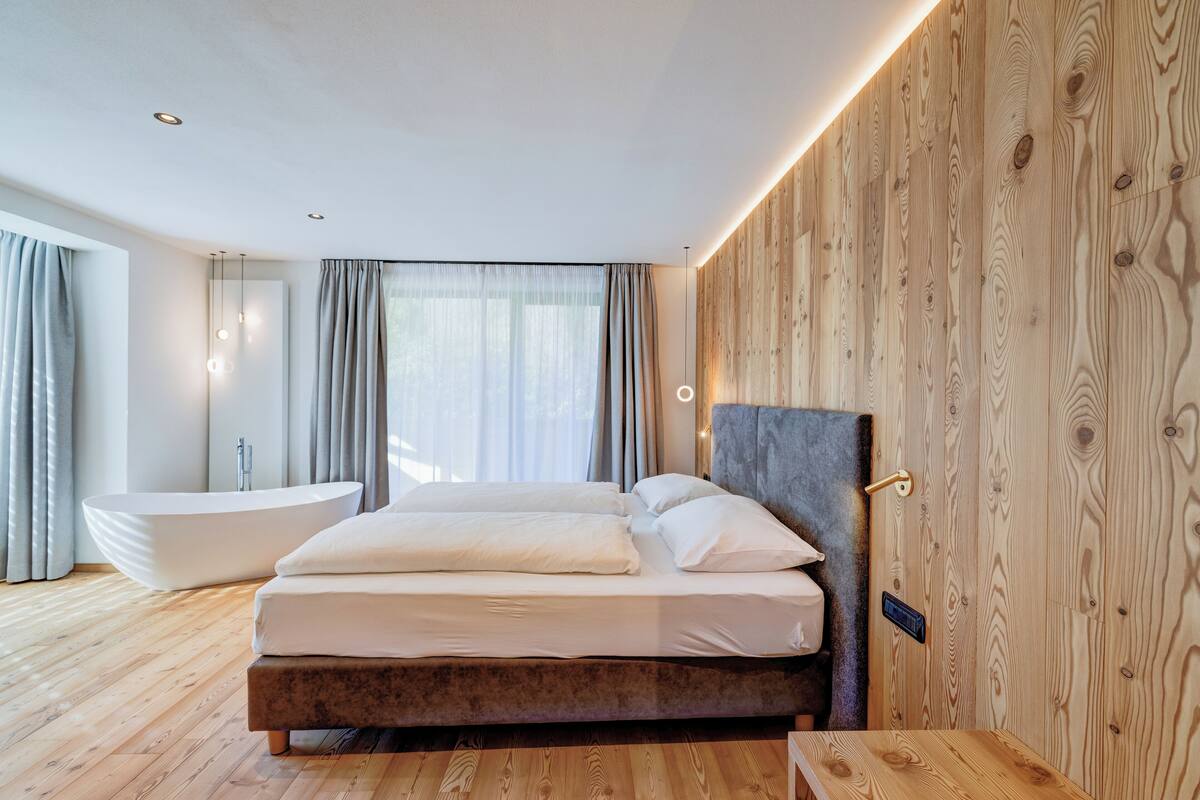 Habitación ejecutiva | Caja fuerte, escritorio, cortinas opacas y sistema de insonorización