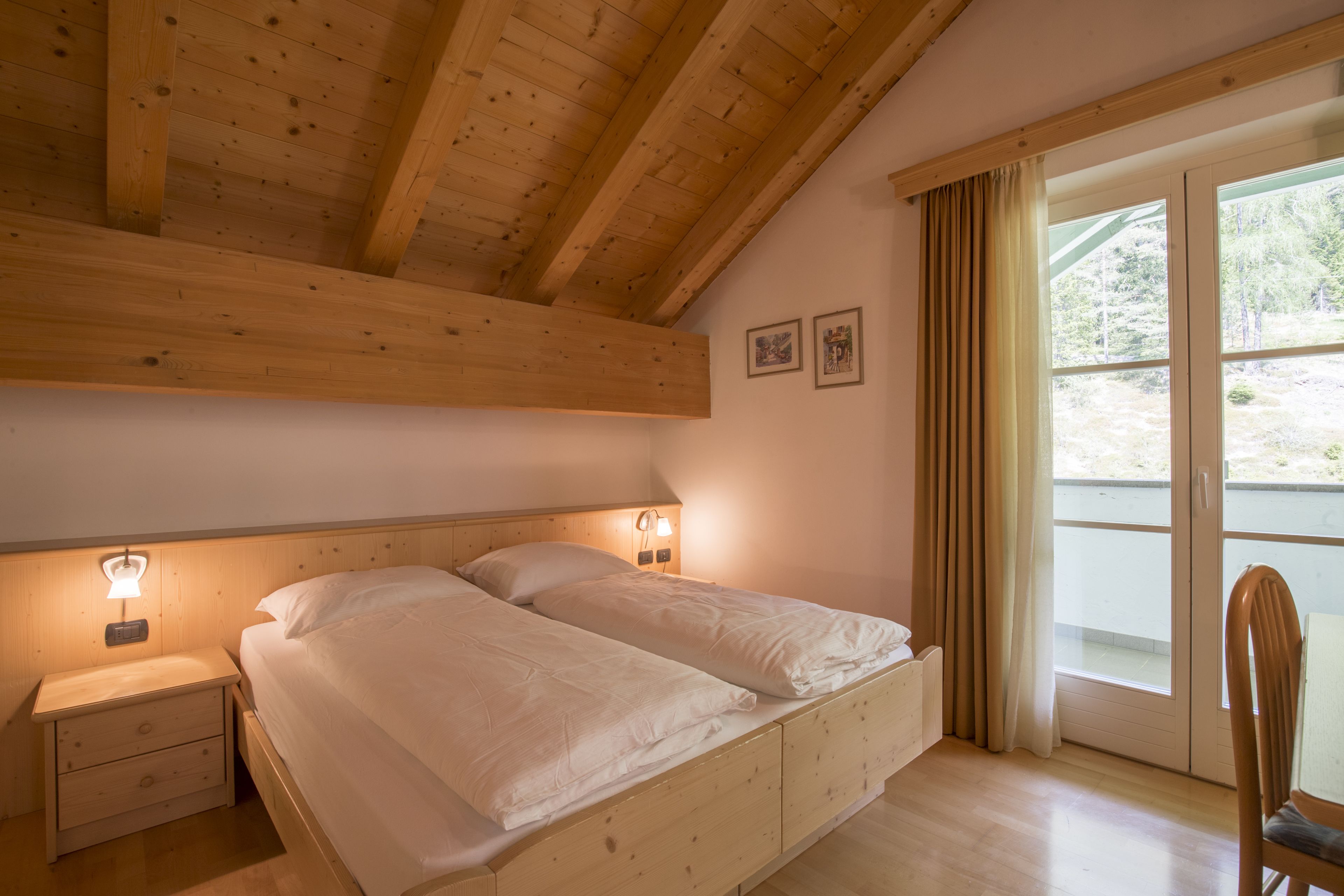 in-room safe, desk, blackout curtains, soundproofing