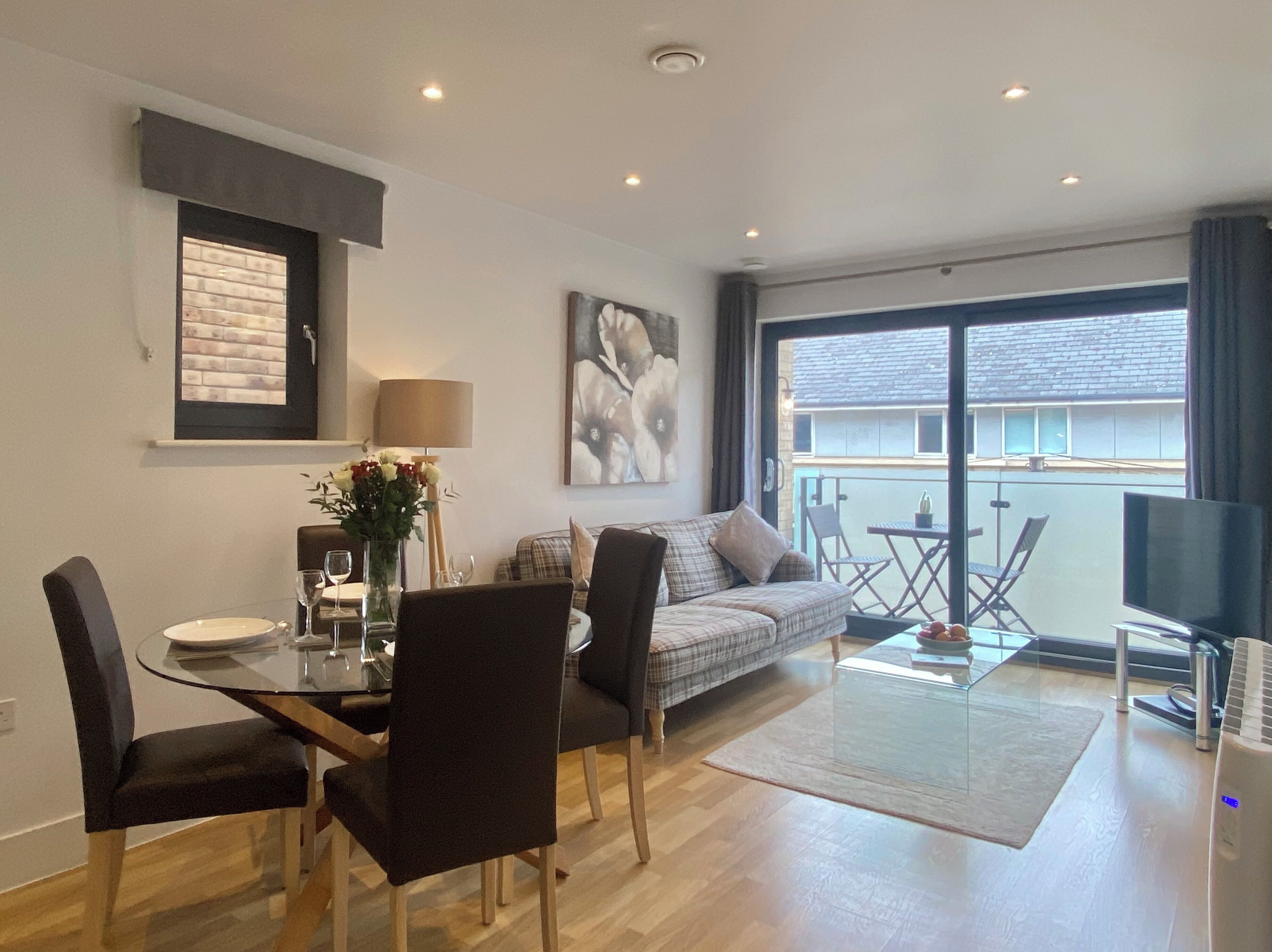 Executive Apartment, 1 Bedroom, Balcony | Living area