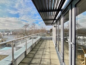 Luxury Penthouse, 2 Bedrooms, Balcony | Balcony - Your Space Apartments - The Hamilton's (Cambridge)