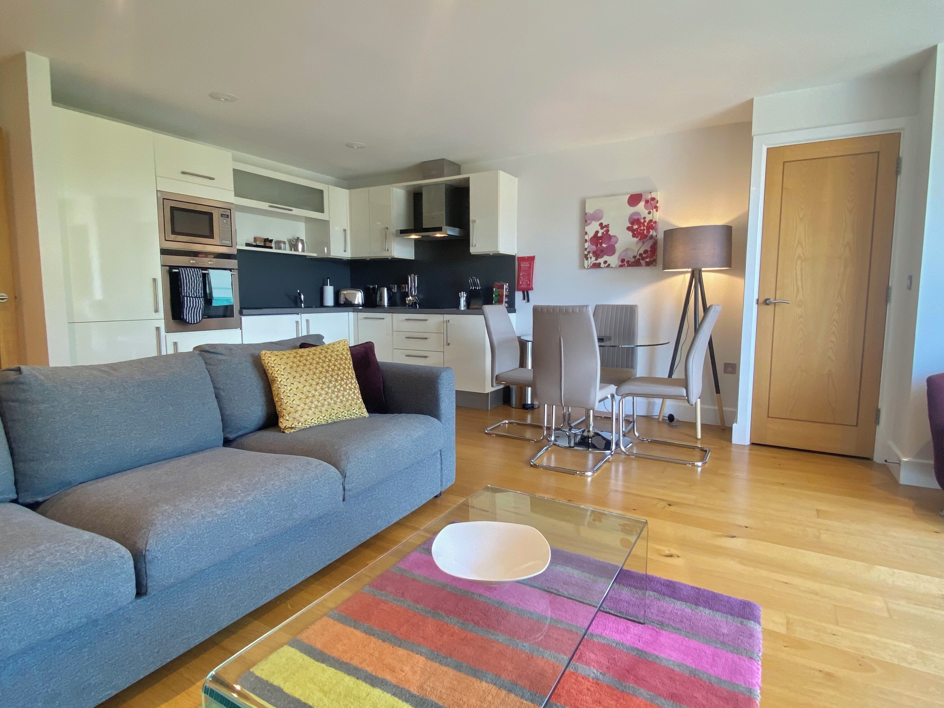 Executive Apartment, 1 Bedroom, Private Bathroom | Living area | 43-inch Smart TV with digital channels, Netflix, heated floors
