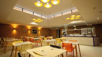 매일 뷔페 무료 아침 식사 포함