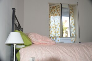 Comfort Room, 1 Queen Bed, City View | Desk, blackout drapes, iron/ironing board, free WiFi - I Colori di Salvator Rosa (Naples)