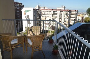 Deluxe-Zimmer, 1 Queen-Bett, Balkon, Stadtblick | Balkon
