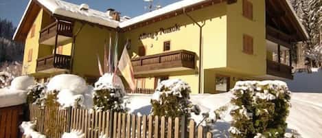 Ngoại thất