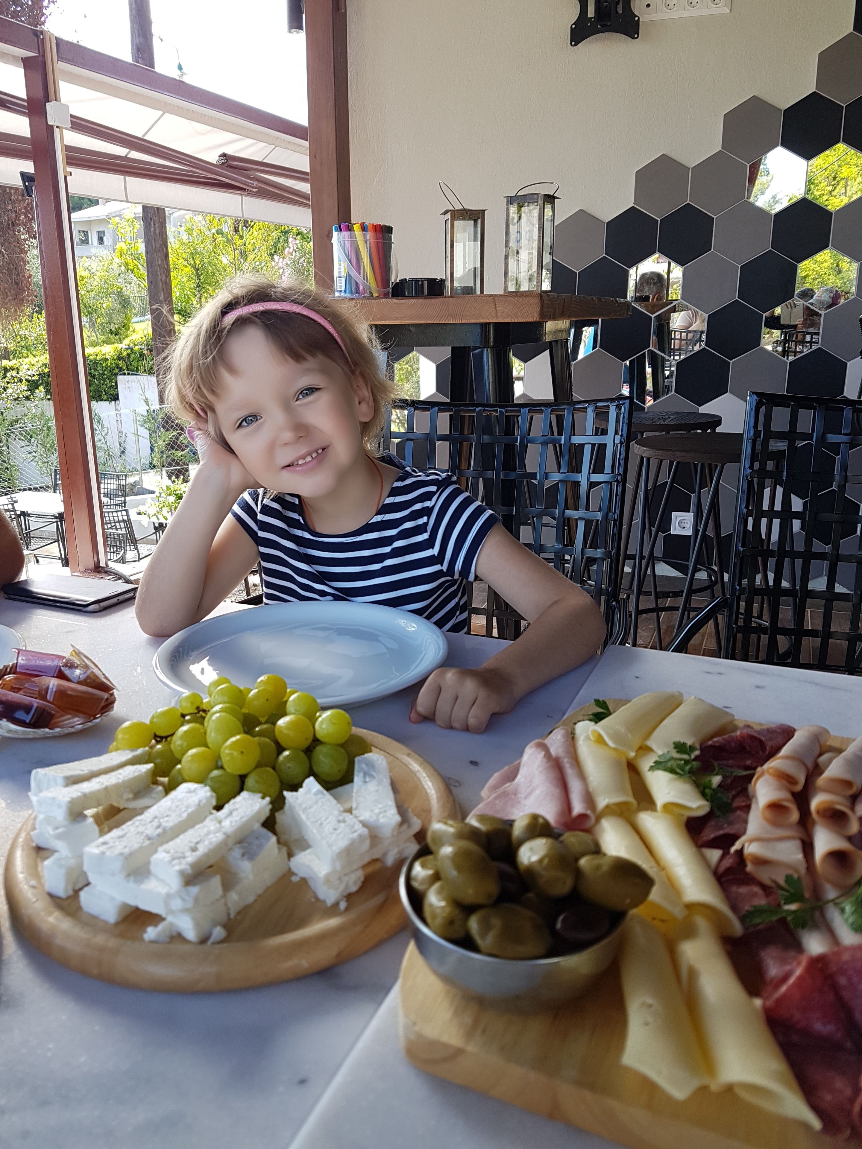 Desayuno continental diario (EUR 13 por persona)