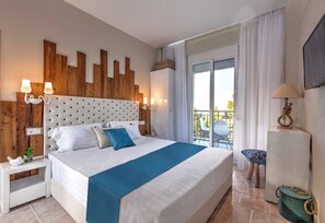 Deluxe Double Room | Minibar, in-room safe, individually decorated, desk - Avatel Eco Lodge (Kassandra)