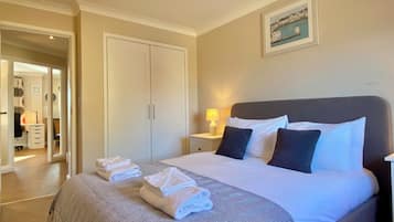 Superior Apartment, 2 Bedrooms, Private Bathroom | 2 bedrooms, Egyptian cotton sheets, premium bedding, pillow-top beds