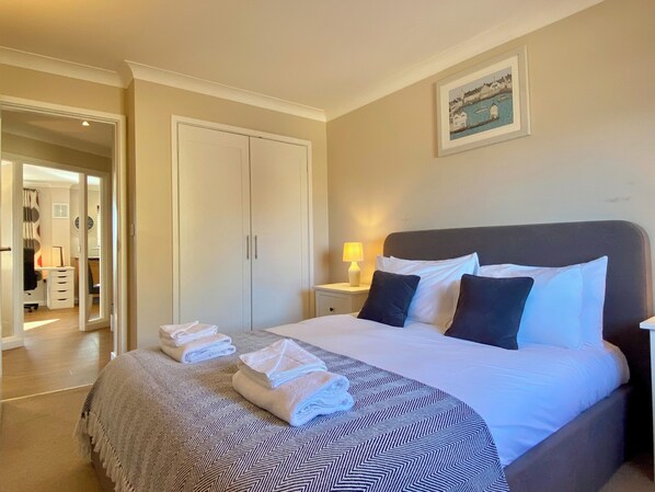 Superior Apartment, 2 Bedrooms, Private Bathroom | 2 bedrooms, Egyptian cotton sheets, premium bedding, pillowtop beds