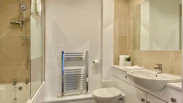 Superior Apartment, 2 Bedrooms, Private Bathroom | Bathroom | Combined shower/tub, designer toiletries, hair dryer, towels