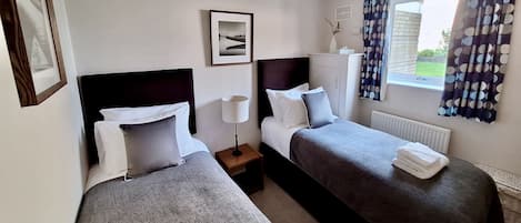 Superior Apartment, 2 Bedrooms, Private Bathroom | 2 bedrooms, Egyptian cotton sheets, premium bedding, pillowtop beds