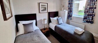 Your Space Apartments - Market Rise