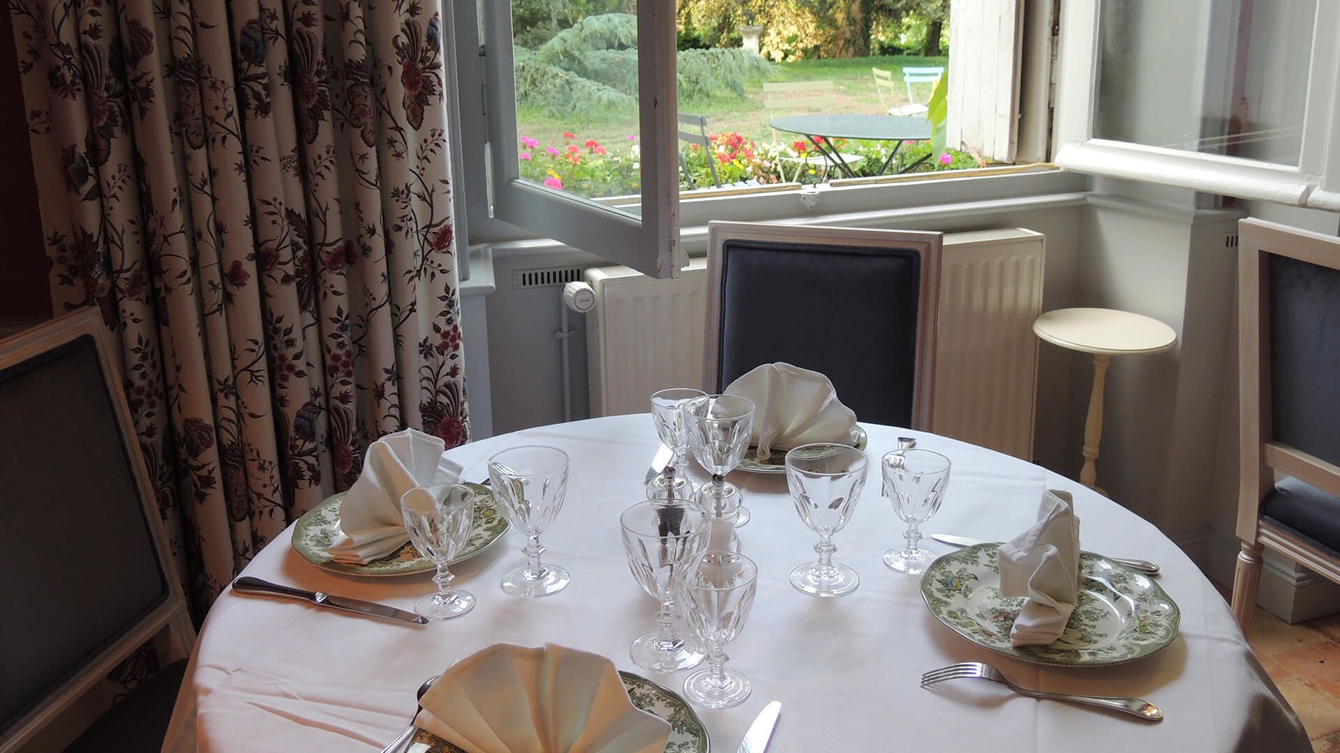 lunch and dinner served, garden views