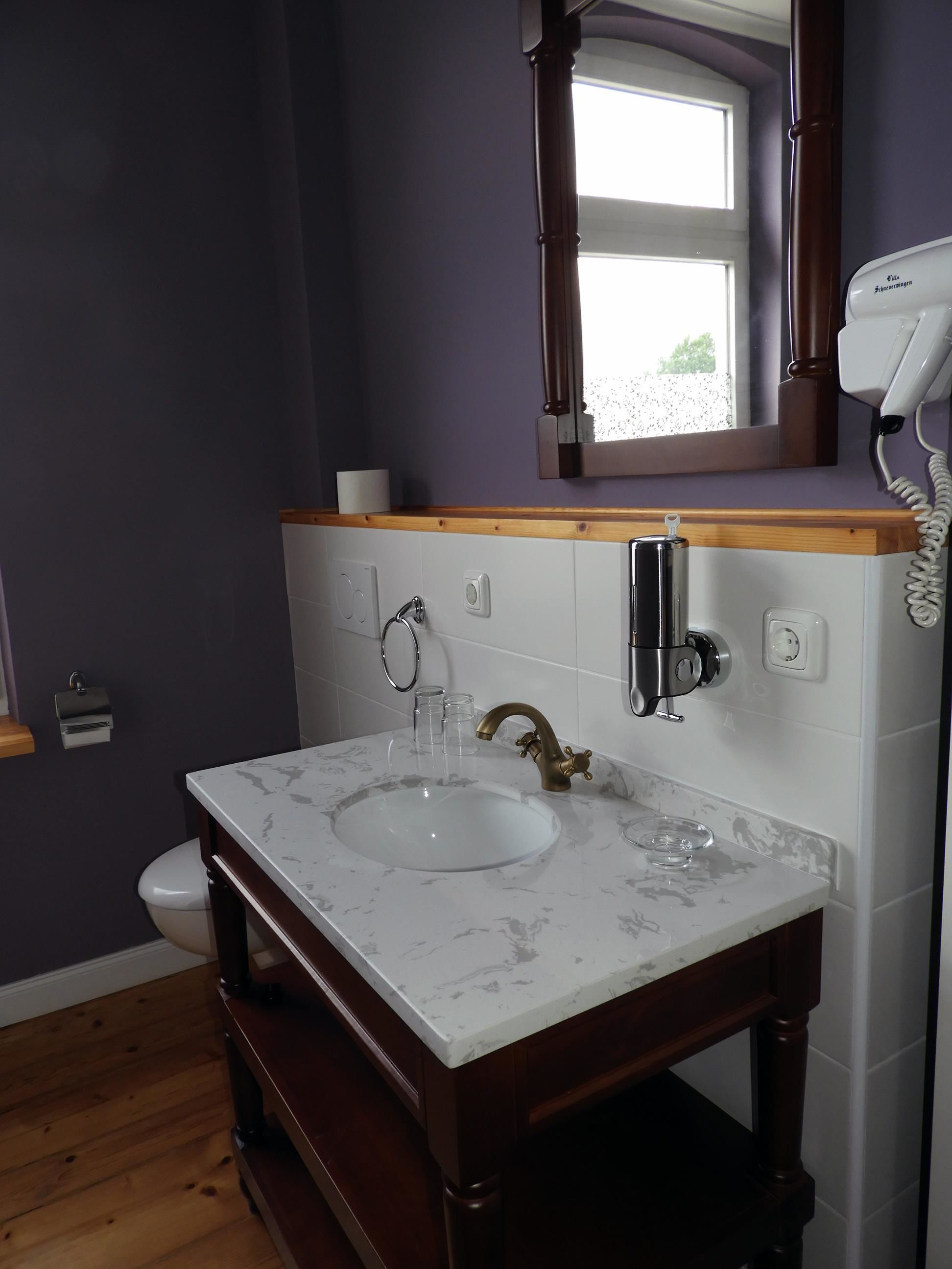 autumn suite | bathroom | shower, free toiletries, hair dryer, slippers