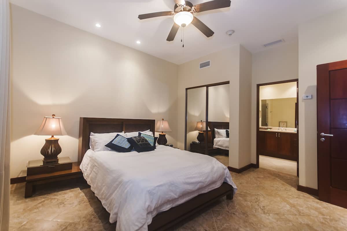 1 bedroom, premium bedding, in-room safe, desk