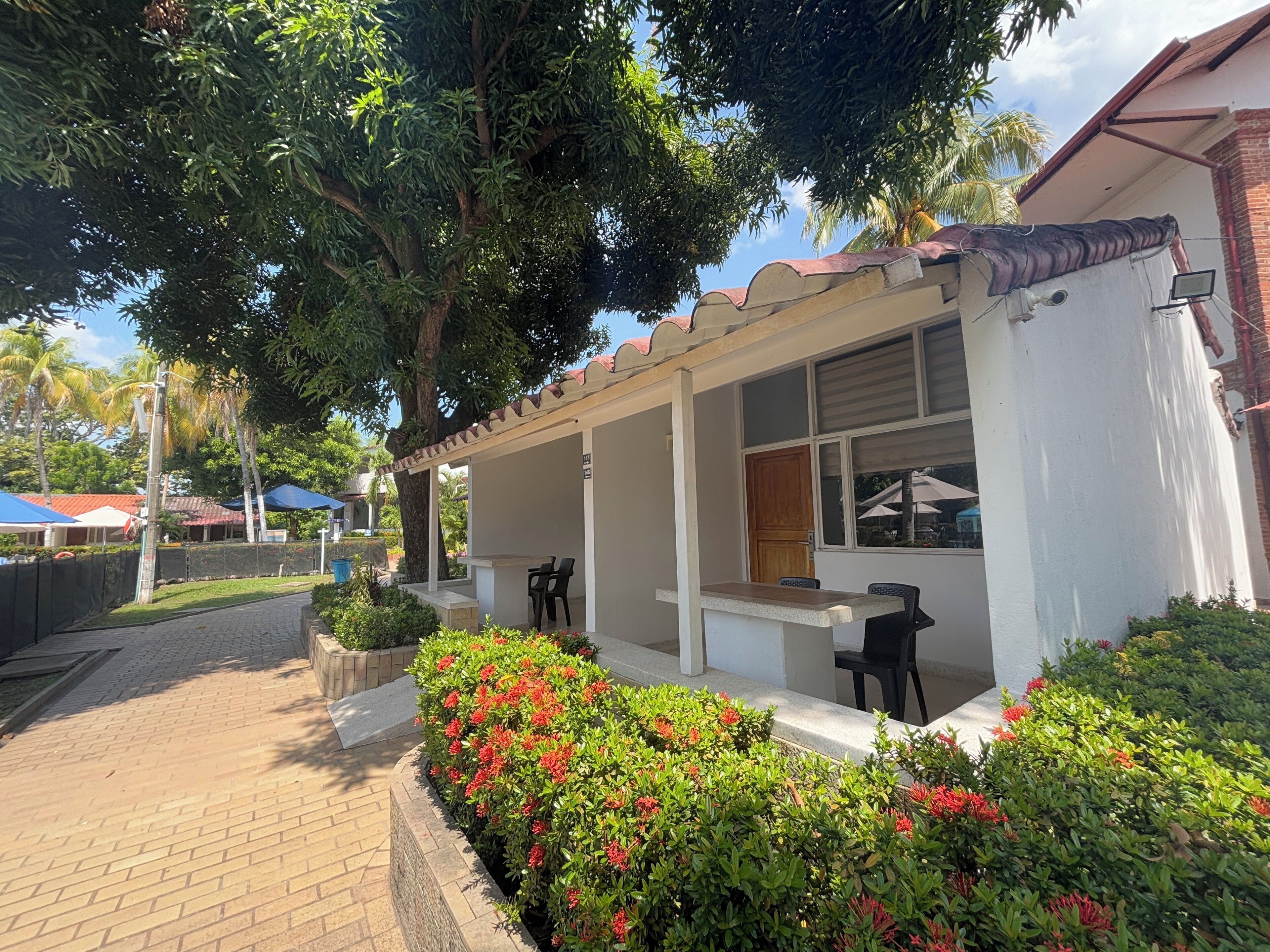 Minibar, caja fuerte, cortinas opacas y wifi gratis