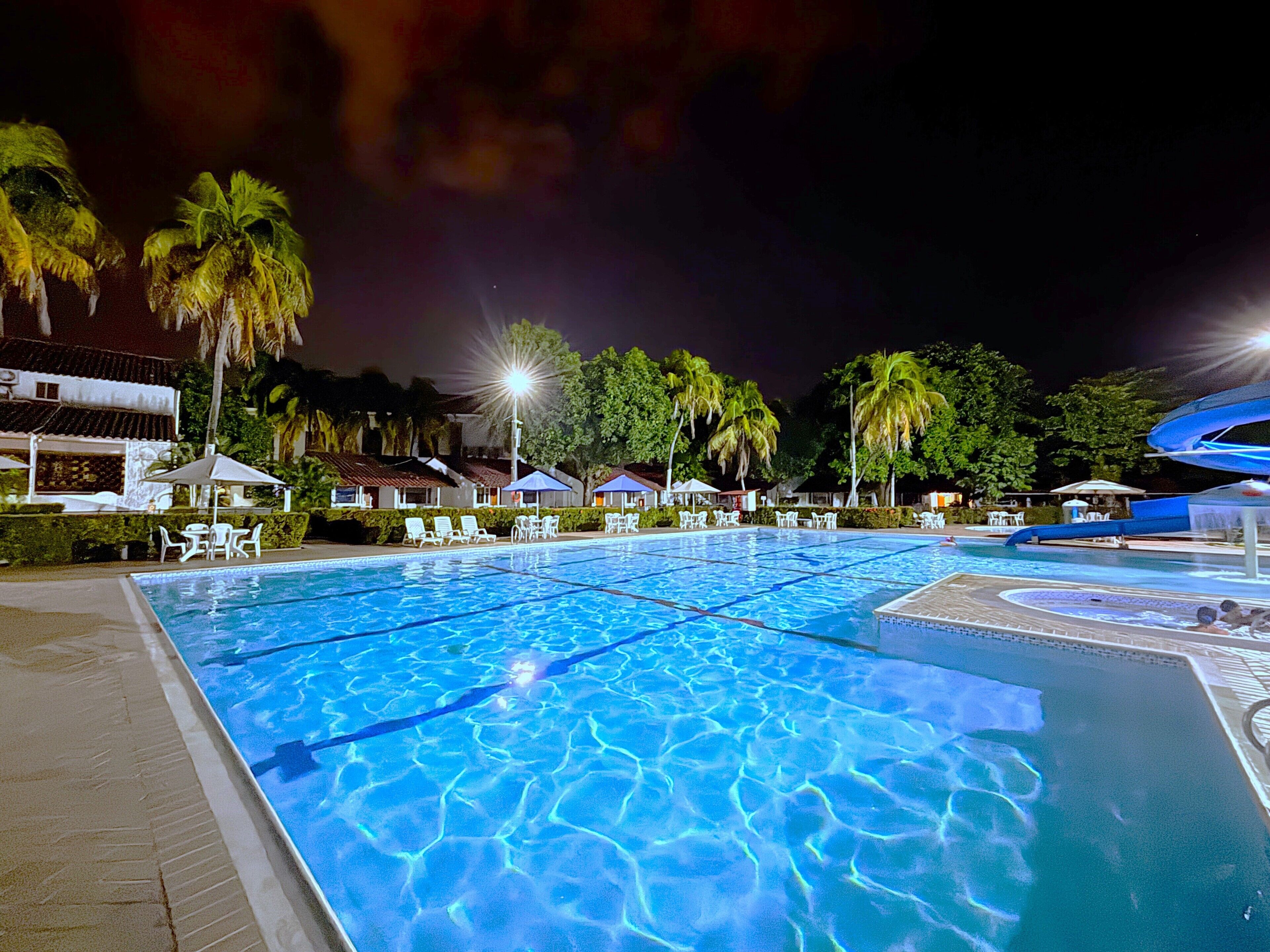 2 outdoor pools, sun loungers