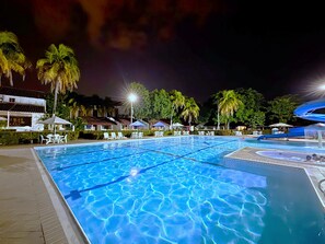 2 outdoor pools, pool loungers - Hotel Los Puentes (Girardot)