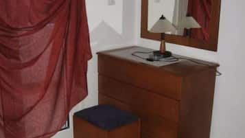 Chambre Double ou avec lits jumeaux | Bureau, chambres insonorisées, fer et planche à repasser