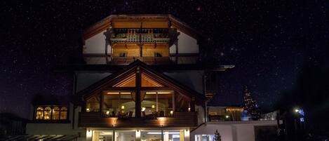 Front of property - evening/night