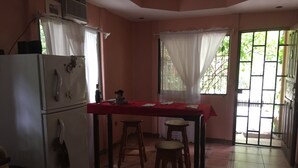 房內用餐