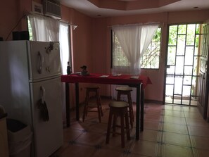 In-room dining - Amauri & Leda's Place (Bahía Ballena)