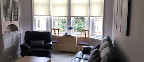 Apartment, 2 Bedrooms | Living area