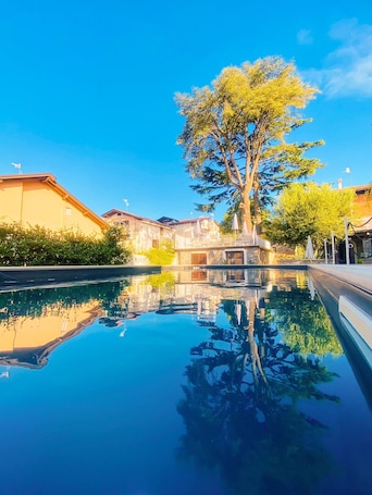 Front of property. Le Oreadi